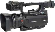 Canon XF100 v přední perspektivě (Kliknutí zvětší)