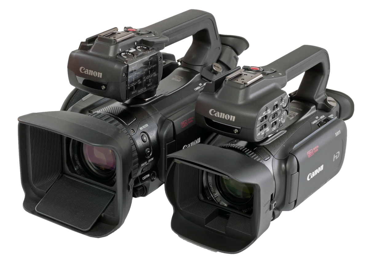 Srovnání videokamer Canon XF405 a XA11 vedle sebe 