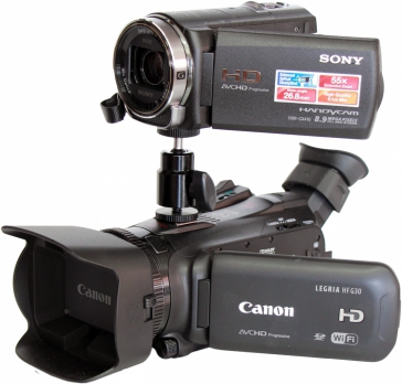 Canon HF G30 se Sony CX410 připevněnou pomocí kloubové redukce