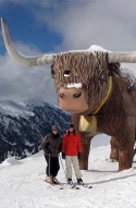 Obrovská figurína mamuta v Alpách...