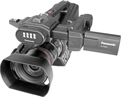 Videokamera Panasonic MDH3: perspektiva zepředu