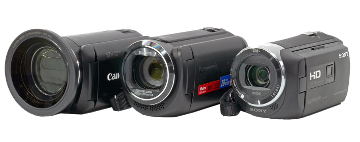 Trio levnějších videokamer - Panasonic V180 uprostřed
