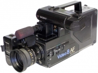 První videokamera formátu Video8: Sony CCD-V8AF