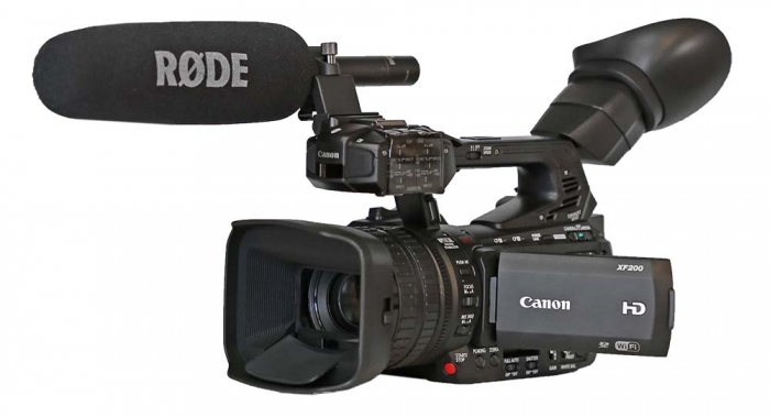 Videokamera Canon XF200 s mikrofonem RODE