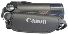 Canon HF200 v pohledu zprava (Kliknutí zvětší)