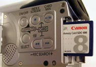 Slot na paměovou kartu: Canon (Klikni pro zvětšení)
