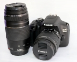 Canon EOS 2000D se dvěma objektivy s sadě...