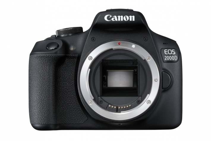 Canon EOS 2000D: detail přístroje bez objektivu...
