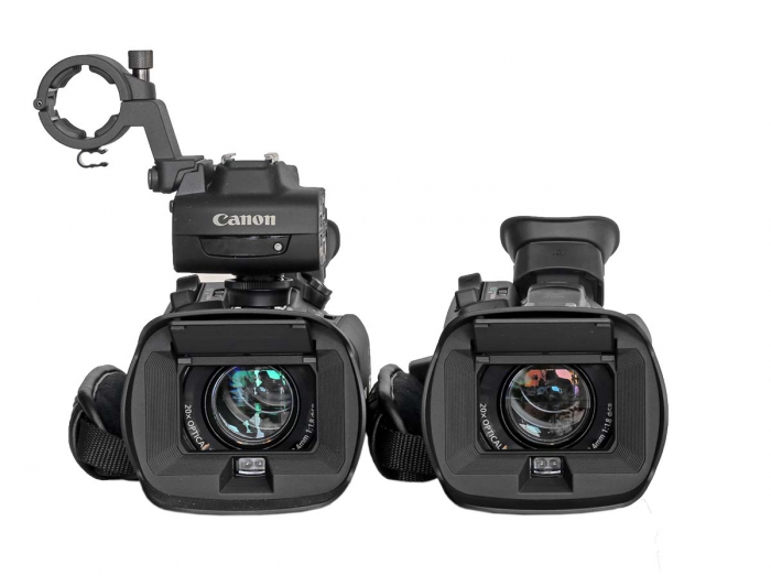 Canon XA20 vedle modelu HF G30 (vpravo)