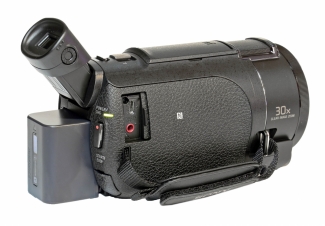Videokamera Sony FDR-AX53: zdířky pod dlaní