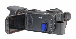 Videokamera Canon HF G26: pohled pod LCD