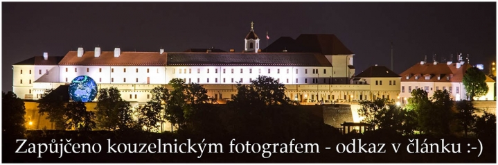 Nádherné noční panorama ikonického hradu Špilberk...