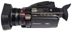 Videokamera Panasonic HC-X1600: detail shora a zleva Videokamera Panasonic HC-X1600: detail shora a zleva