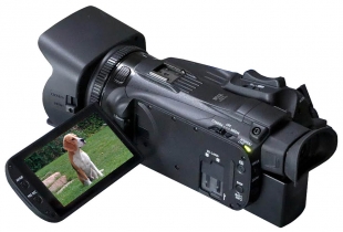 Zbrusu nový Canon LEGRIA HF G70